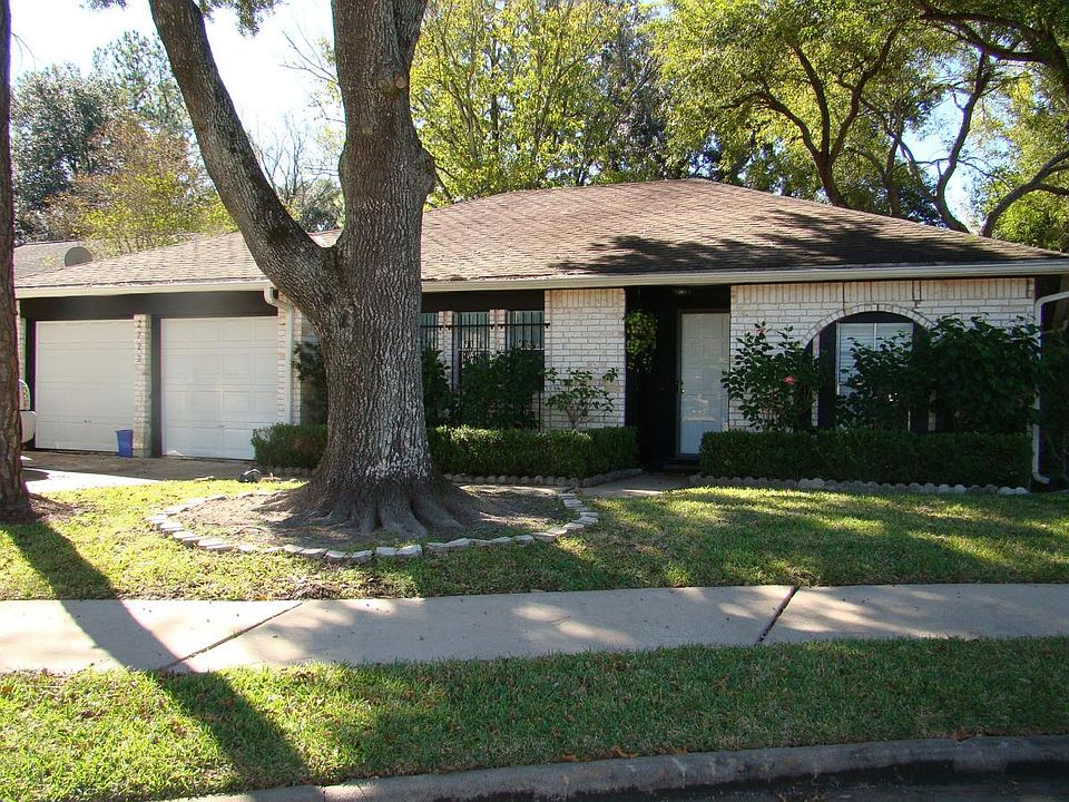 2722 West Birchdale