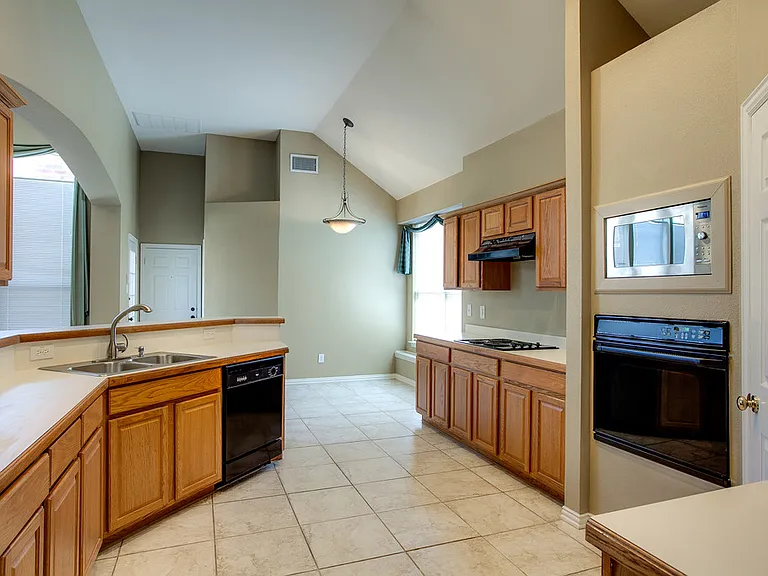 2221 Briary Trace Ct — Photo 21