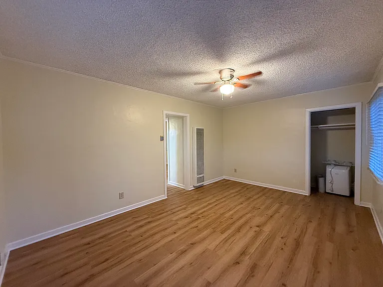 3043 1/2 Larga Ave — Photo 12