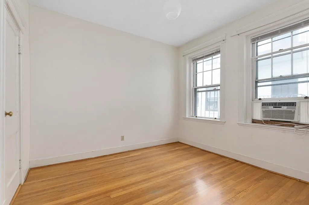 2 bed, 690 sqft, $2,800 — Photo 3