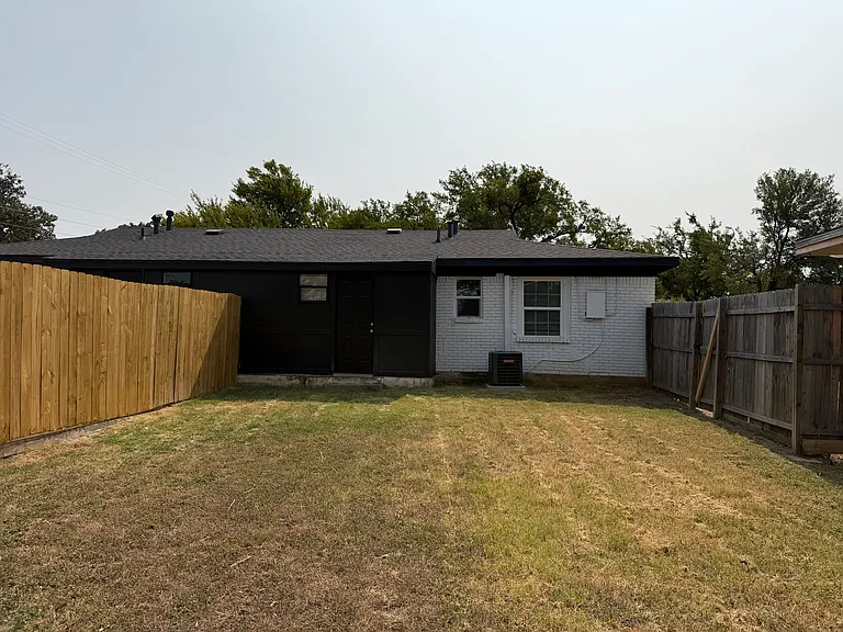 2502 Normont Cir — Photo 19