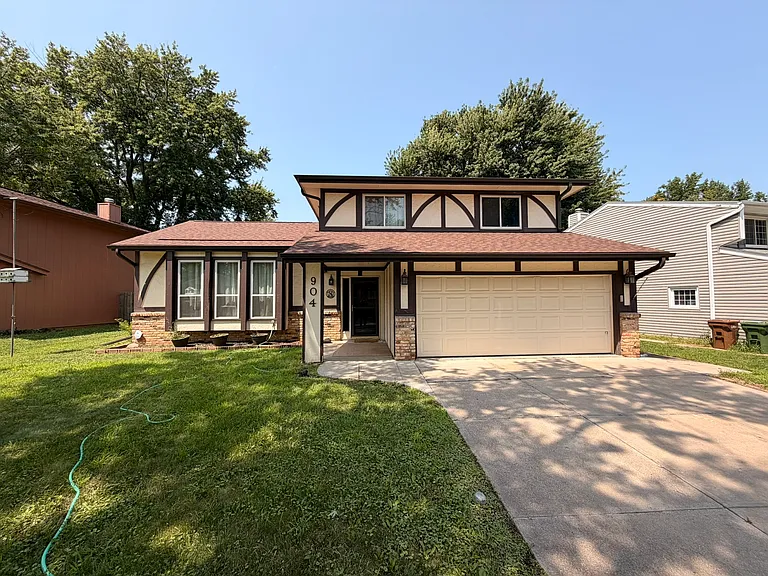 904 Kountze Memorial Dr — Photo 1