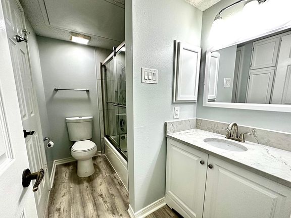 2nd image of 1504 Lincoln Way APT 139