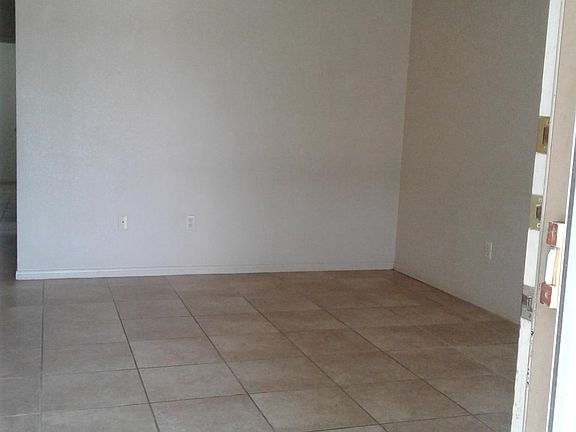 4th image of 1214-1216 Walt Morgan Cir