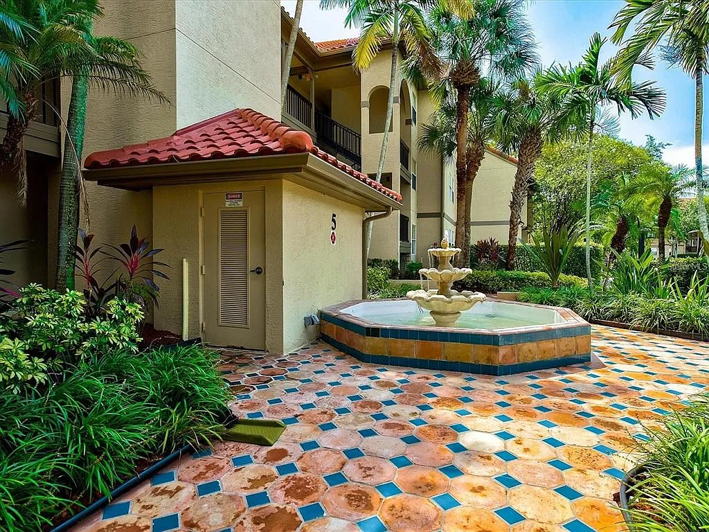 Building Photo - 2400 Feather Sound Dr #534