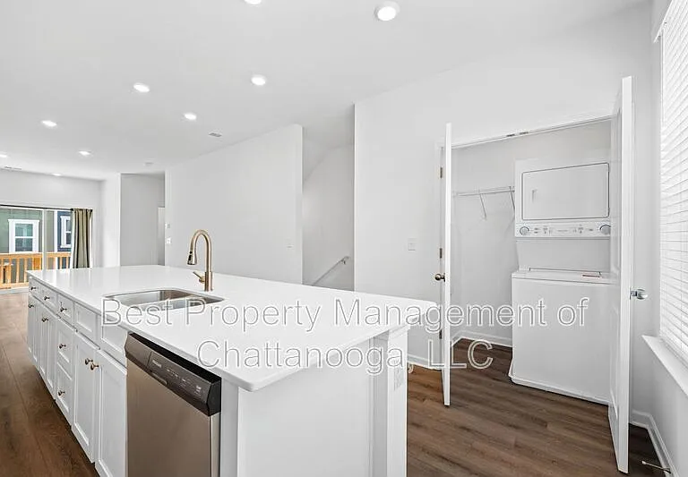 4154 Tillie Cir — Photo 15