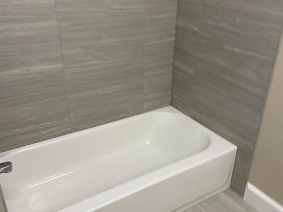 5th image of 3050 Brighton Ave
