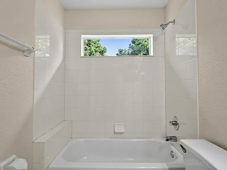 9 Lytton Ln — Photo 24