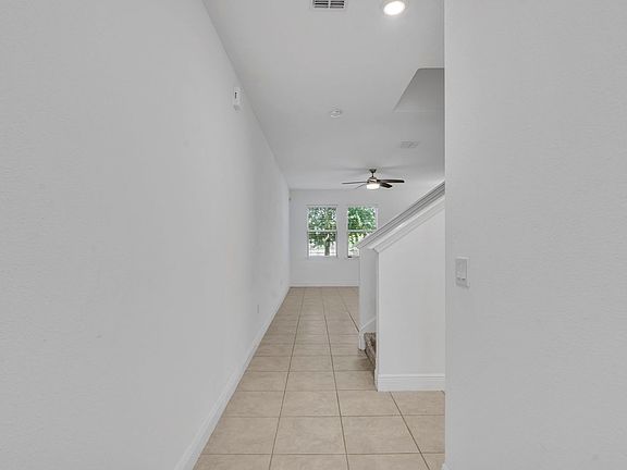 4th image of 1351 Merrydale Way