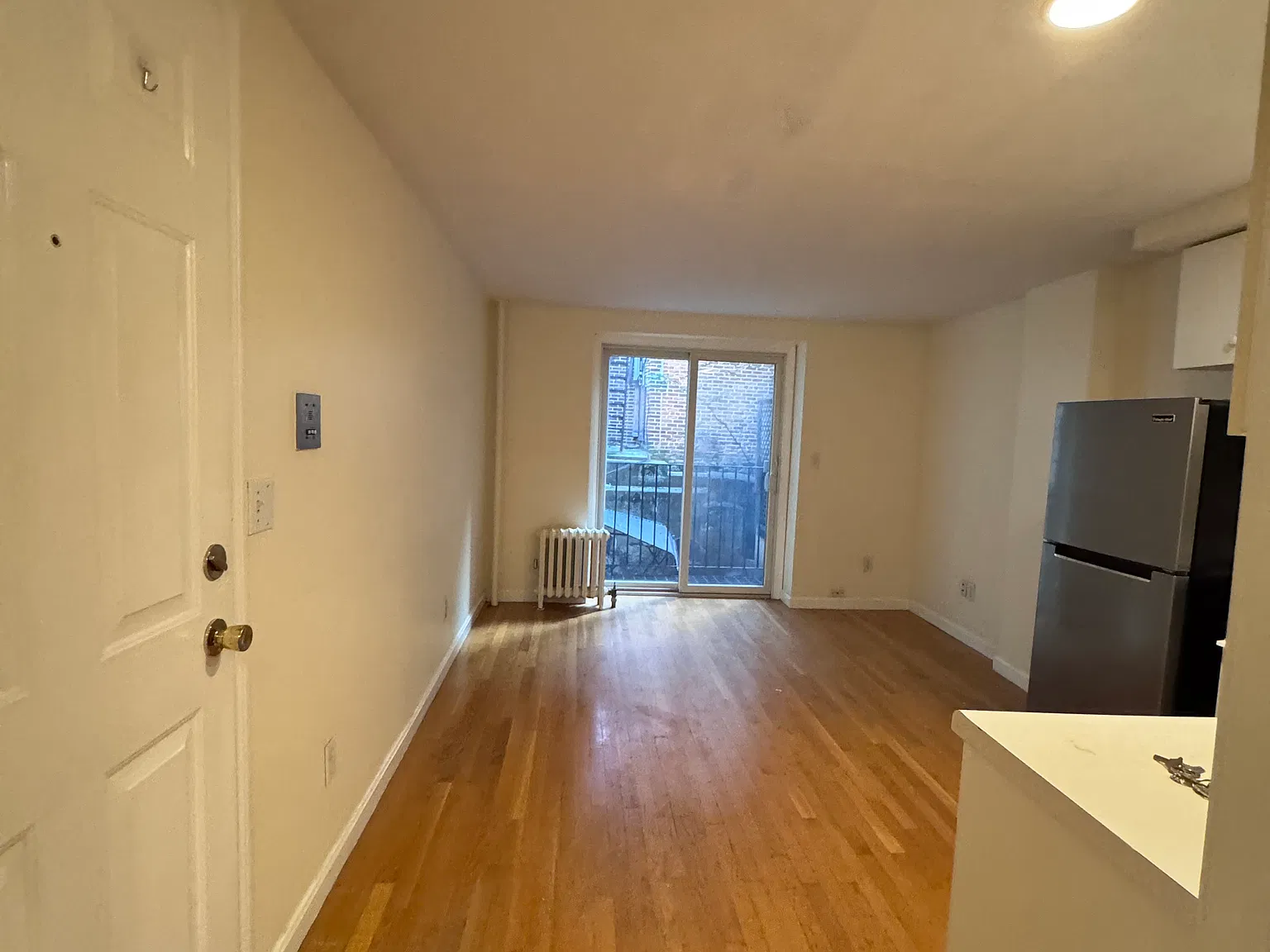 1 bed, $2,599 — Photo 2