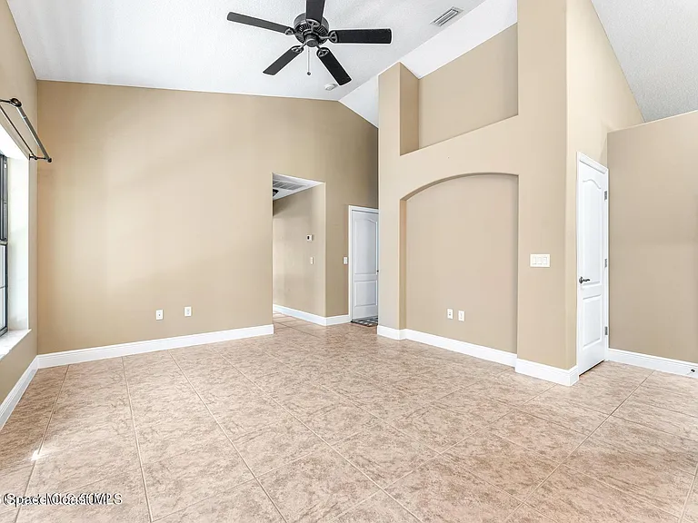 3084 Constellation Dr — Photo 5