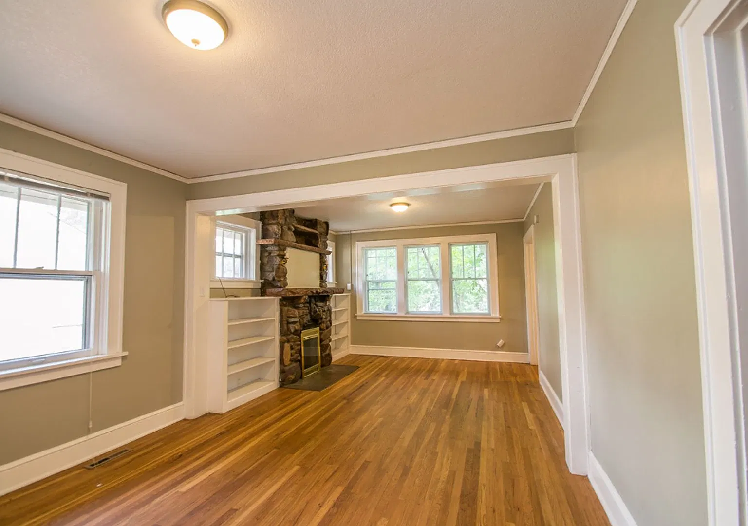 1111 Lincoln Pl. — Photo 4