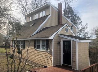 6 1st St, Dracut, MA 01826