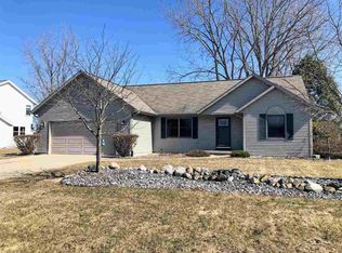 2880 Laurel Park Dr, Saginaw, MI 48603