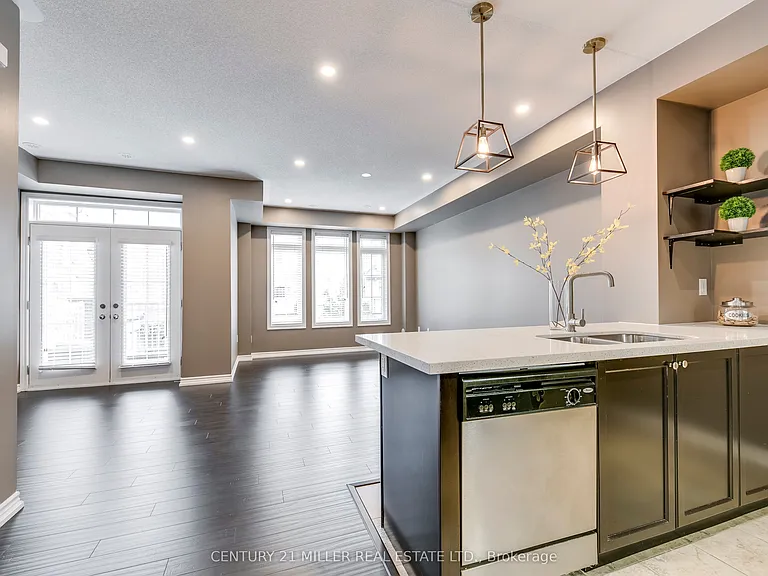 2435 Greenwich Dr #24 — Photo 10