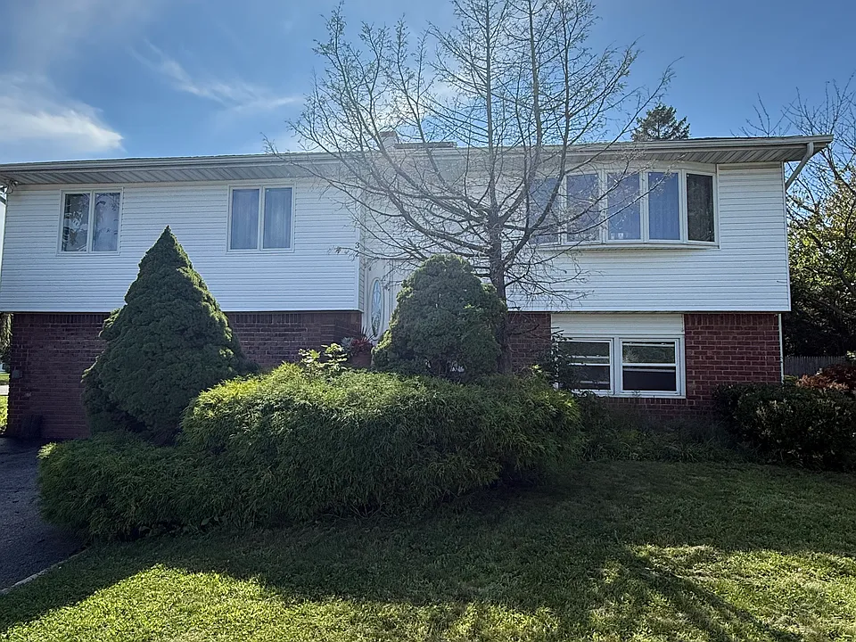 32 Jefferson Ave #1