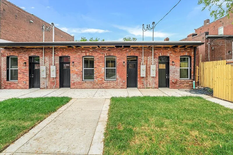 3326 Michigan Ave