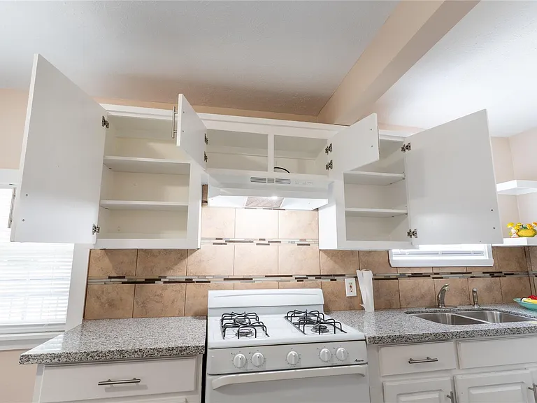 307 N Live Oak St #2 — Photo 5