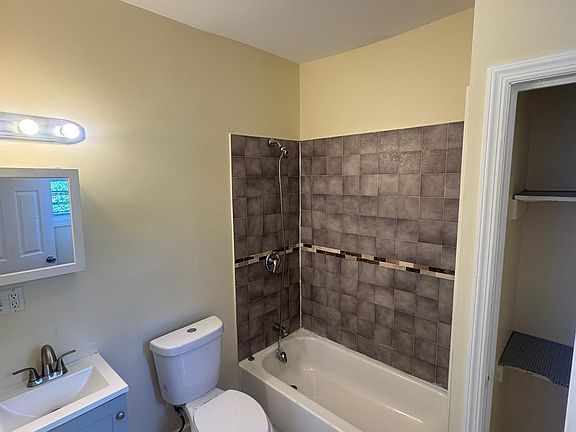 3rd image of 185 N 11th St APT 3