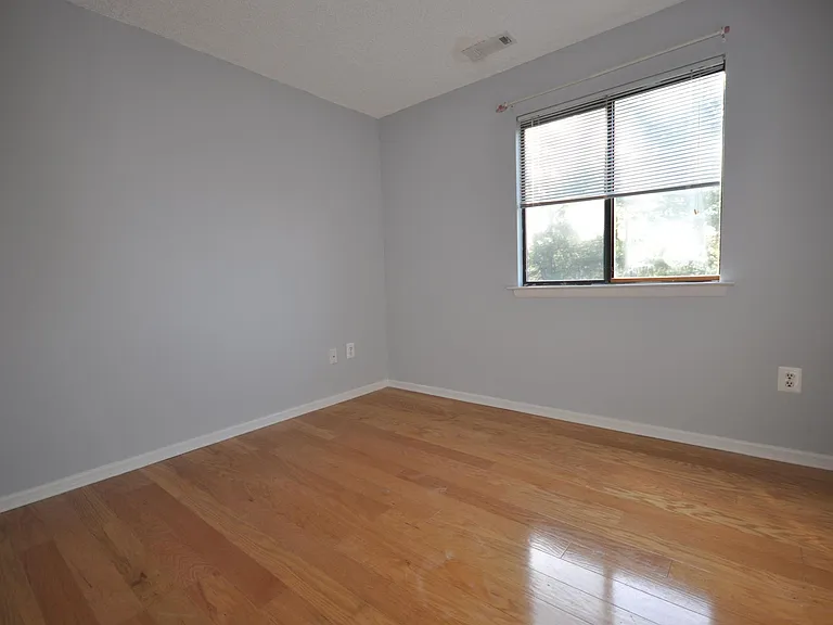8020 Tamarron Dr — Photo 18