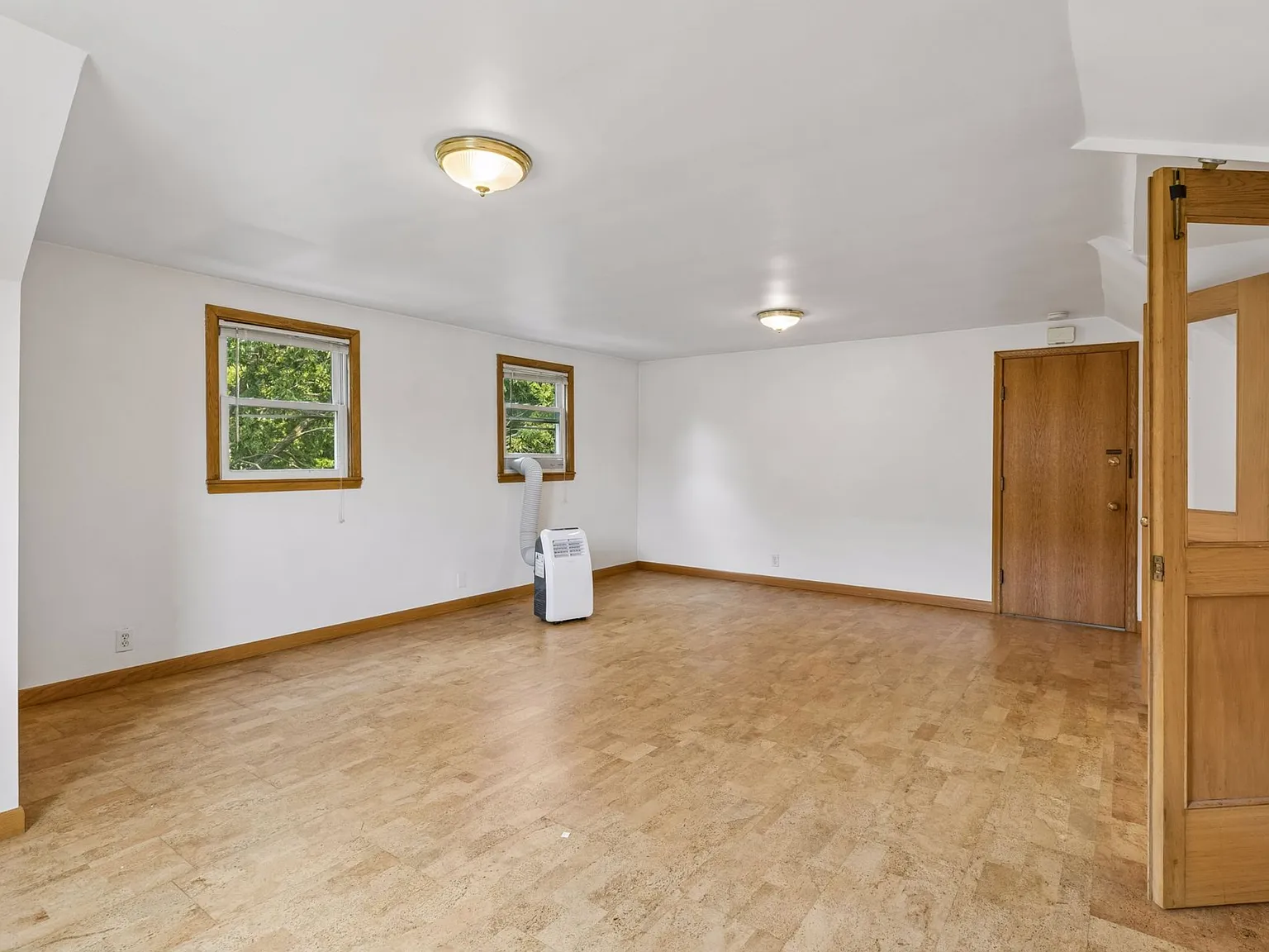 1 bed, 900 sqft, $1,200 — Photo 2