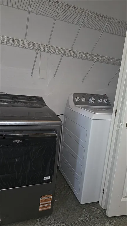 3 bed, 1.5 bath, 1844 sqft, $4,000 — Photo 2