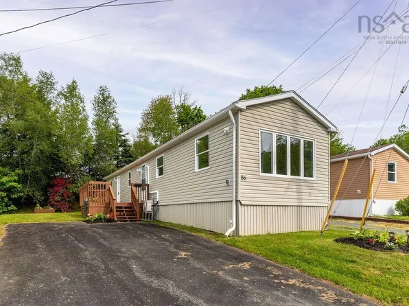 86 Brook St, Middle Sackville, NS B4E 1B9