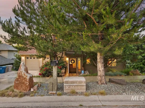 2194 E Roanoke Dr, Boise, ID 83712