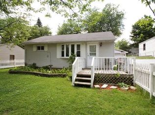 2136 Sioux Rd, Waukegan, IL 60087