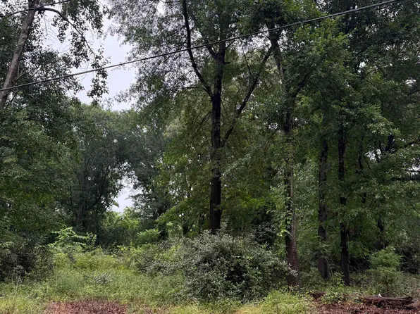 Merle Dr, Spartanburg, SC 29307