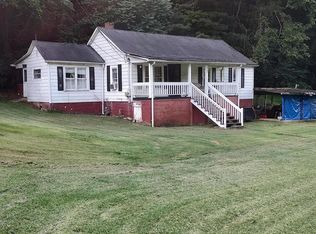 1047 Independence Ave, Mt Carmel, TN 37645