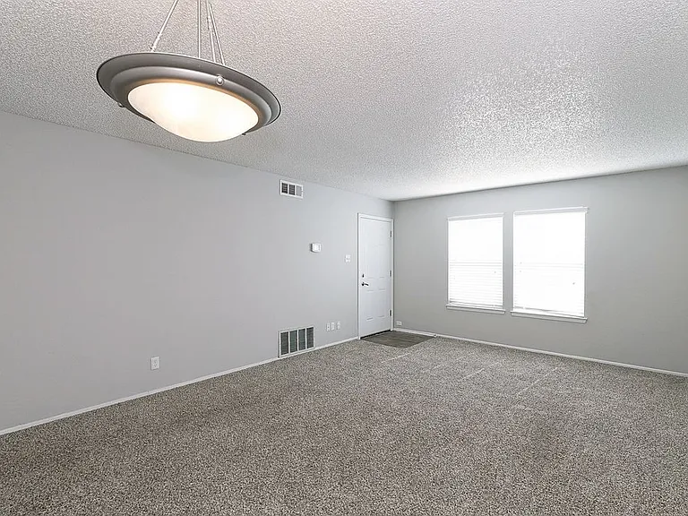 City Summit Apartments — Photo 38
