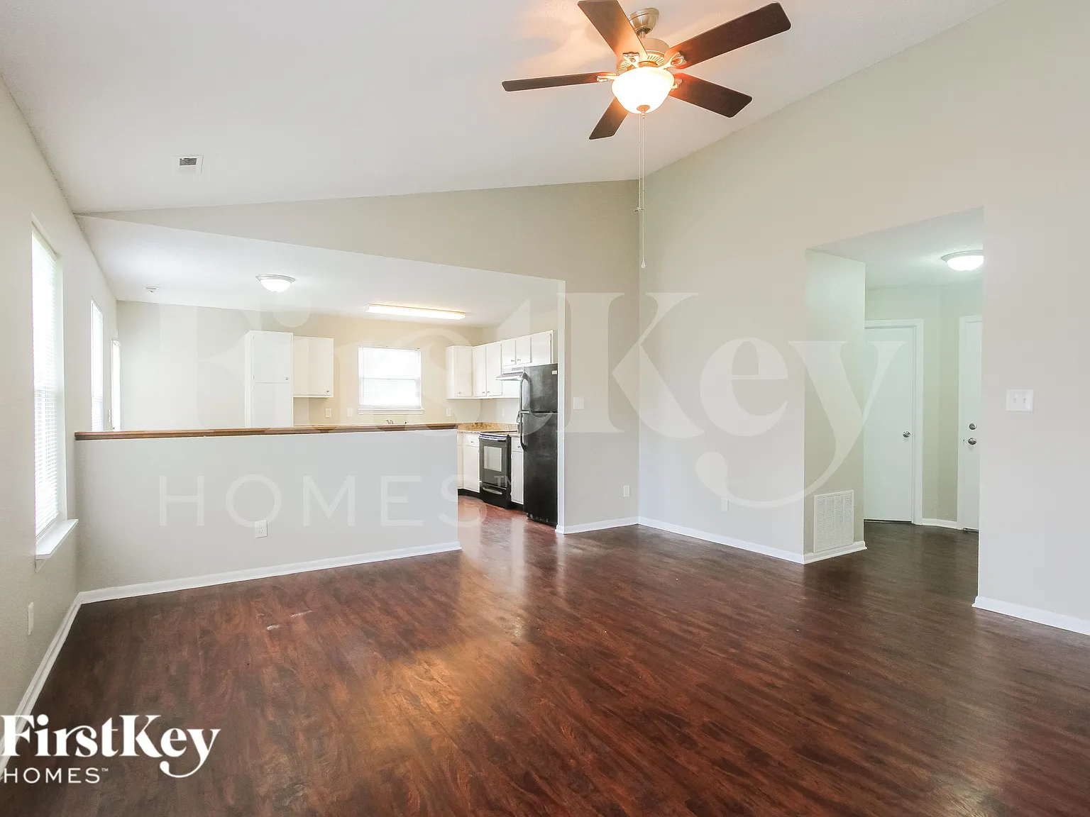 3 bed, 2.0 bath, 1200 sqft, $1,635 — Photo 4