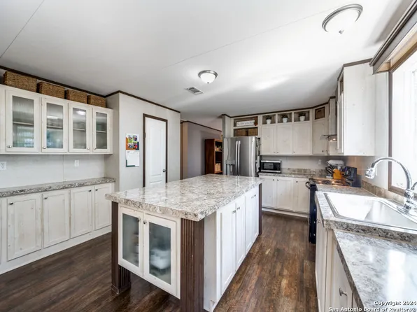 559 PR 1517, Bandera, TX 78003