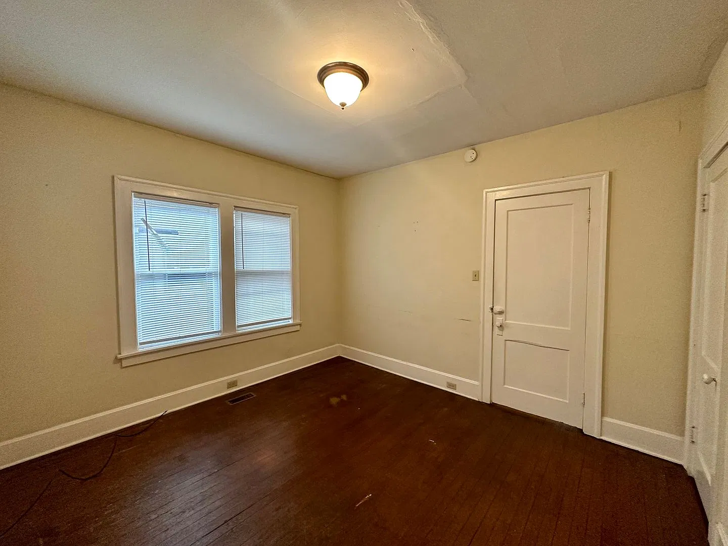 858 South Broadway - Funny Cide — Photo 3