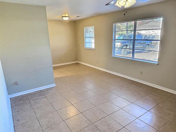 3rd image of 112 Woodland Cir