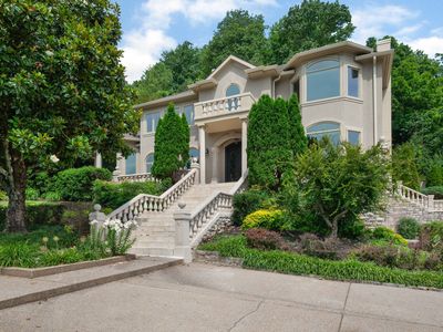 301 Estbury Ct, Nashville, TN, 37215