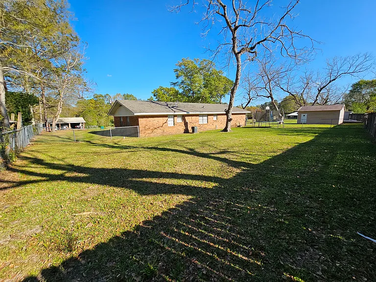 720 Carmen Ct — Photo 4
