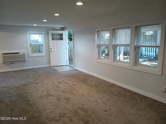5th image of 2204 Princess Place Dr #A