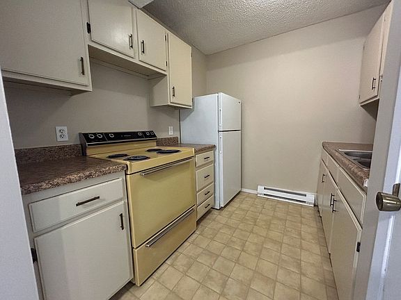 5th image of 912 N Walnut St #W10