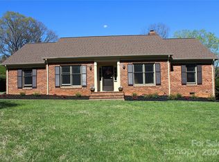 420 15th Ave NW, Hickory, NC 28601