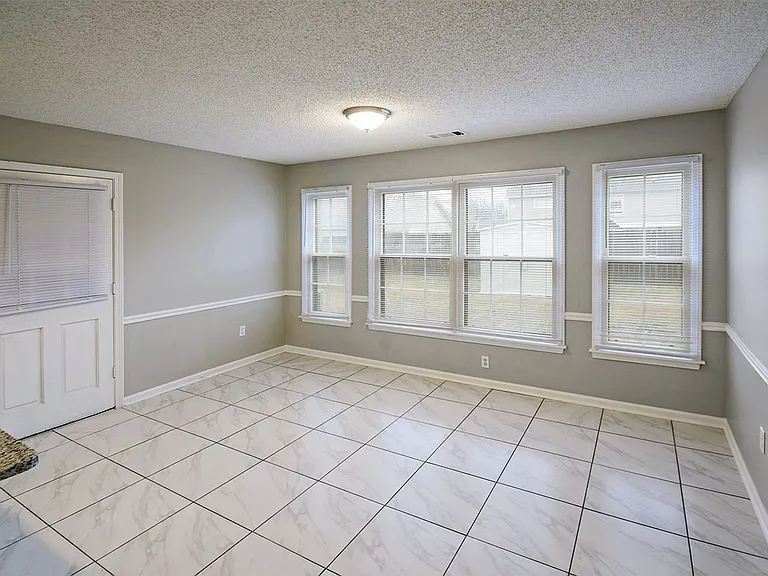 7298 Ashley Oaks Dr — Photo 5