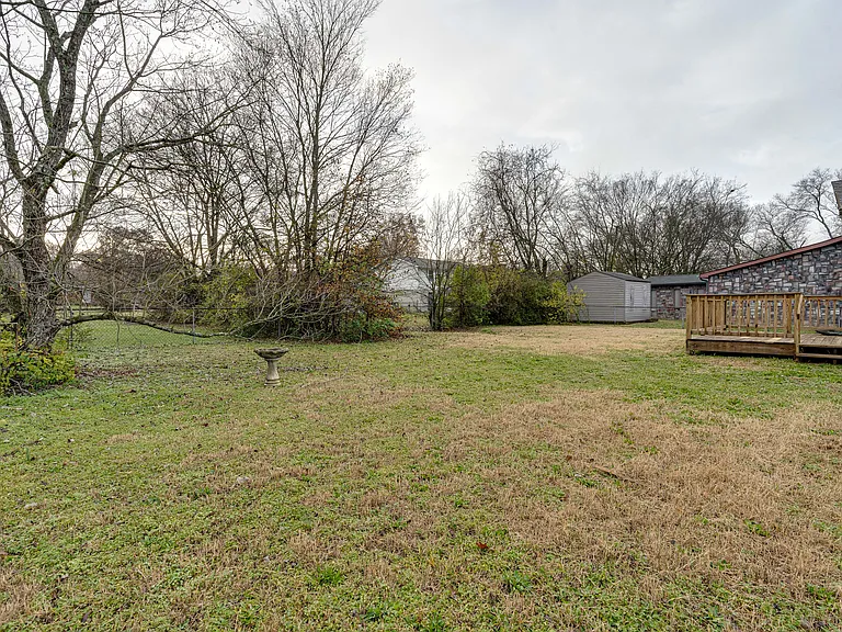 906 Hawthorne Ct — Photo 27