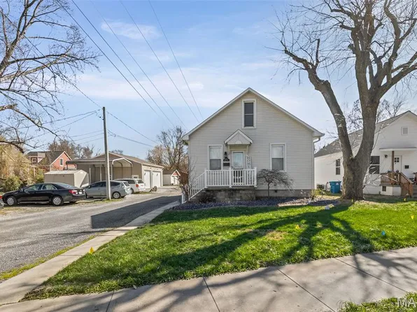 1008 6th St, Highland, IL 62249