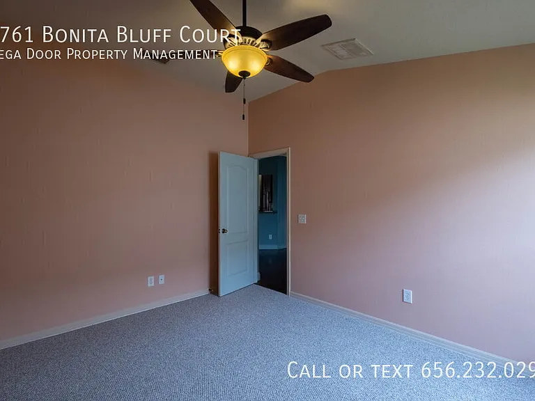 1761 Bonita Bluff Ct — Photo 26