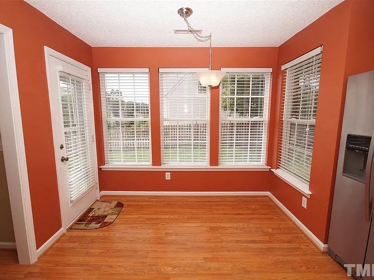 6901 Dawnalia Ct — Photo 16
