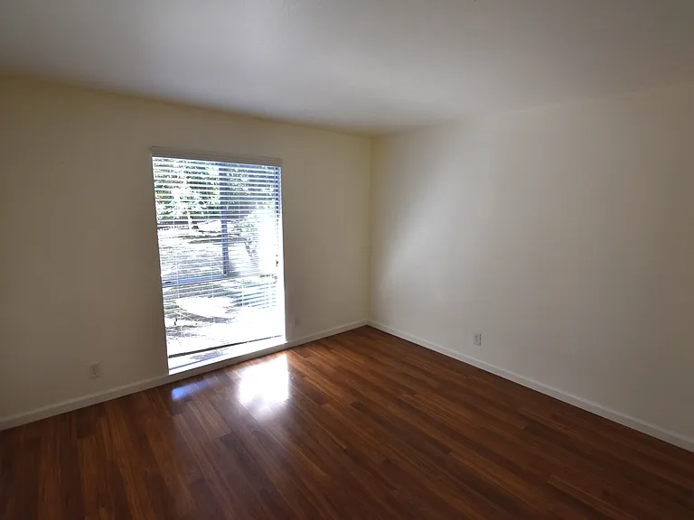 675 Sharon Park Dr #147 — Photo 1