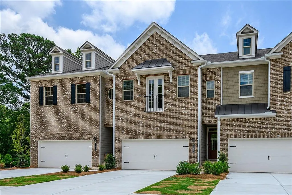 4 bed, 3.5 bath, 2692 sqft, $3,950 — Photo 2