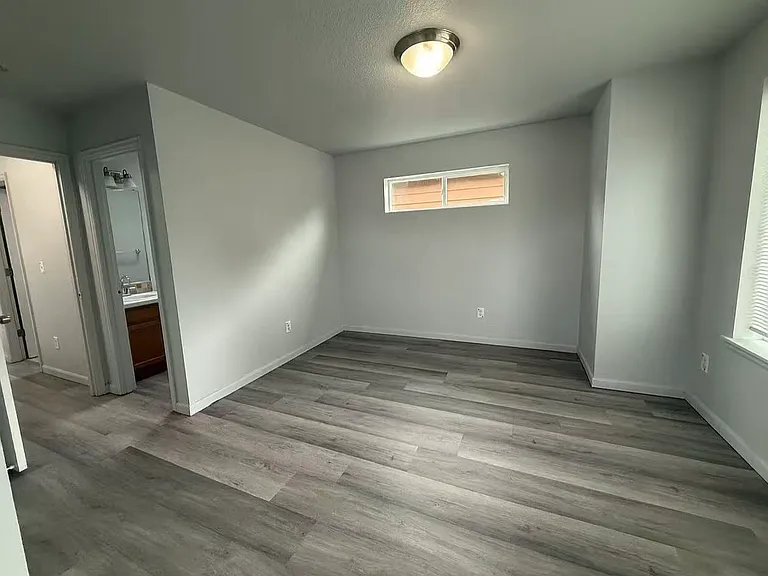 2546 SE 111th Ave — Photo 5