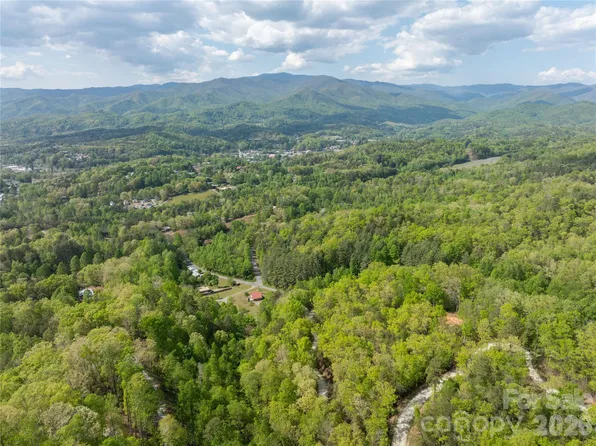 1 Breedlove Rd, Bryson City, NC 28713